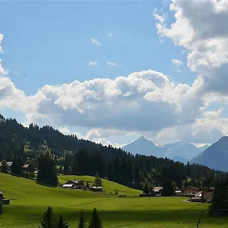 Saanenmoser Sleeps 6 Wifi