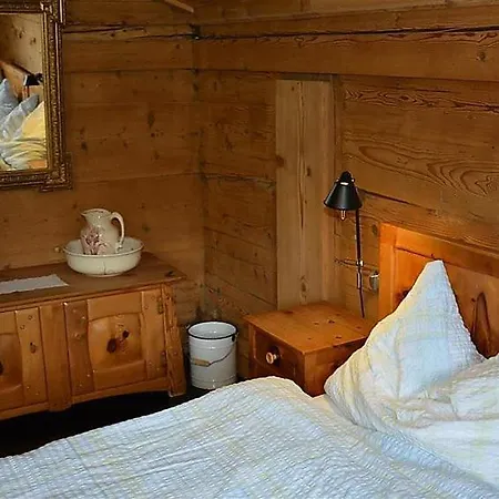 Saanenmoser Sleeps 6 Wifi