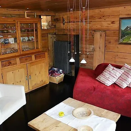Saanenmoser Sleeps 6 Wifi 公寓